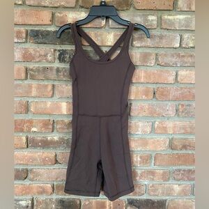 Aritzia Brown Crossback Active Romper - 2XS